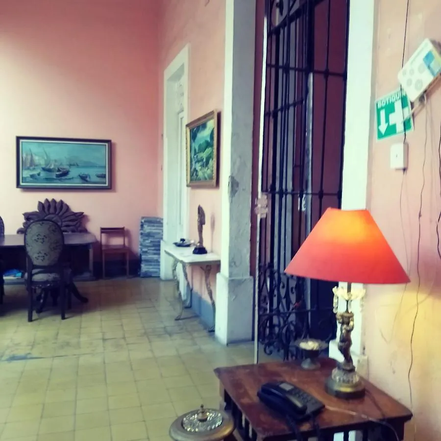 ** Konukevi Maska Mansion Gdl, Hosting And Yoga Otel Guadalajara Meksika